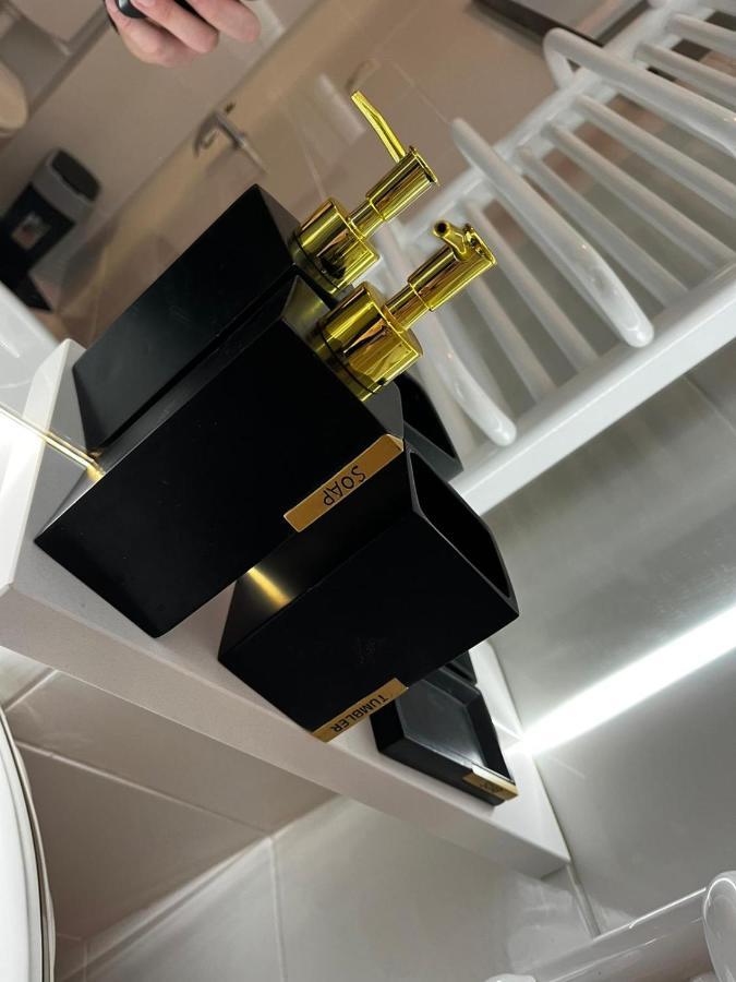 شقة Apartman Gold Maris كارلوفاتش المظهر الخارجي الصورة